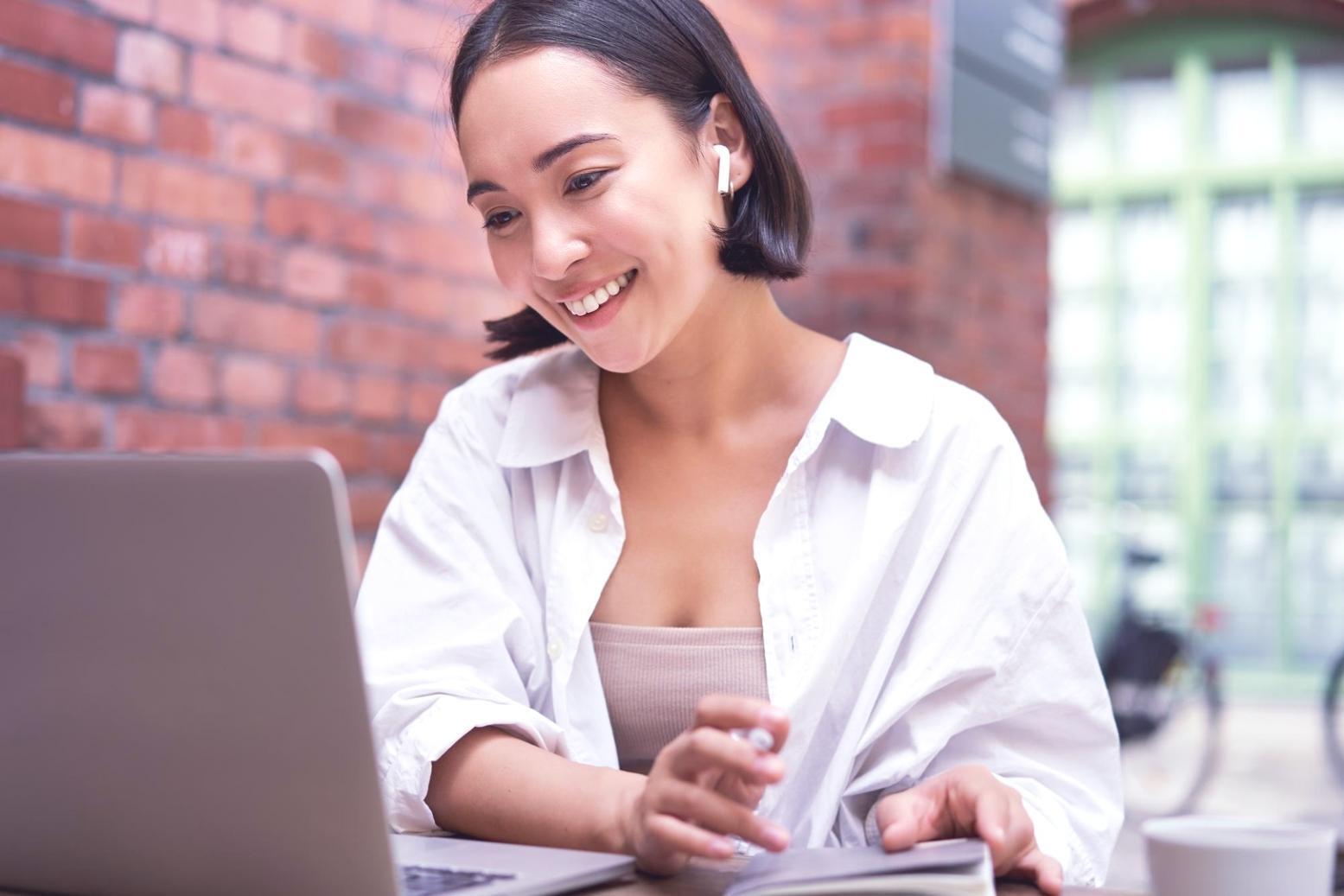 Examining conversion tracking setup for SEO performance measurement